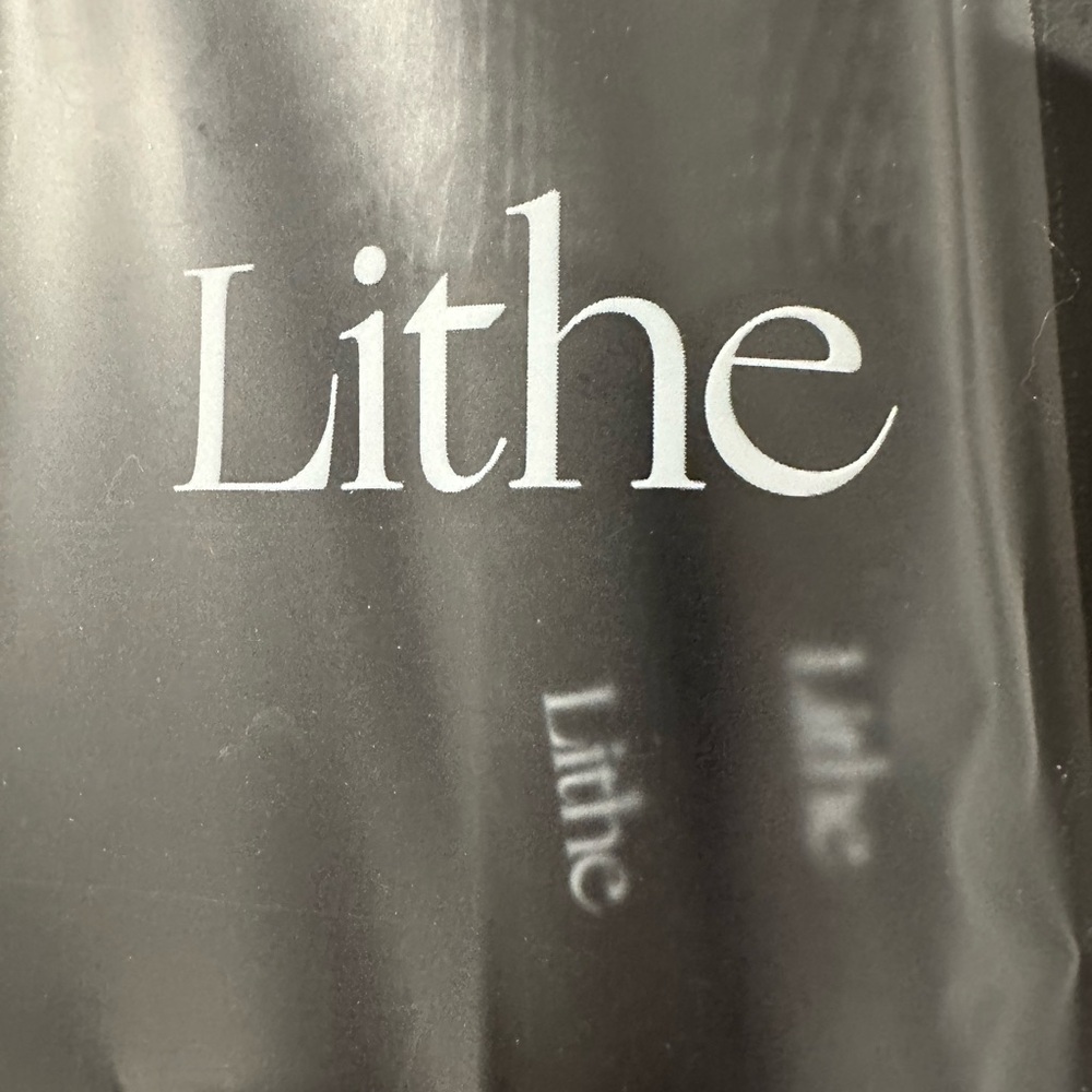 Lithe Makeup Brushes - Picture 2 of 3